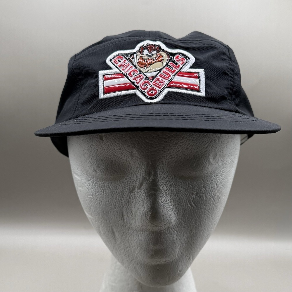 CHICAGO BULLS‎ NBA Hat Youth Strapback Taz Looney Tunes 90s Vintage Camp Cap NWT
